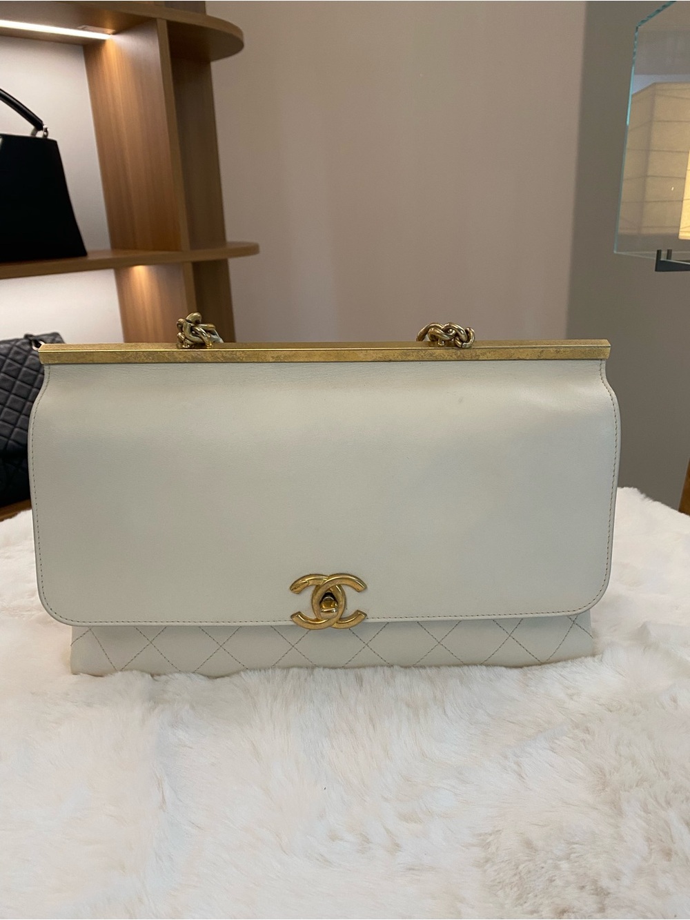 #22 Chanel Flap Bag White with Top Handle